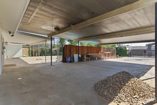 6101 Olive Drive, Bakersfield, CA 93308