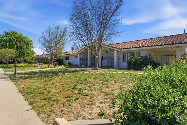 6101 Olive Drive, Bakersfield, CA 93308