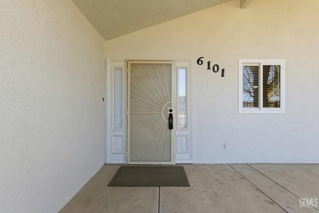 6101 Olive Drive, Bakersfield, CA 93308