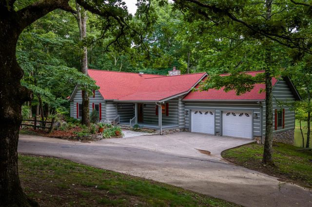 7348 Bradford Rd, Primm Springs, TN 38476