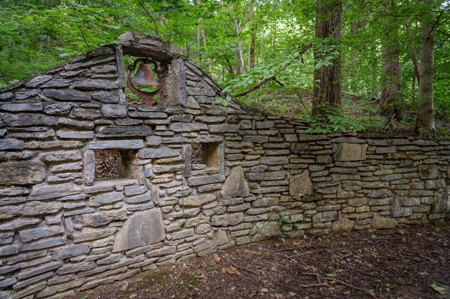 7348 Bradford Rd, Primm Springs, TN 38476