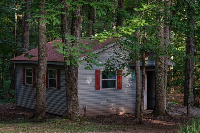 7348 Bradford Rd, Primm Springs, TN 38476