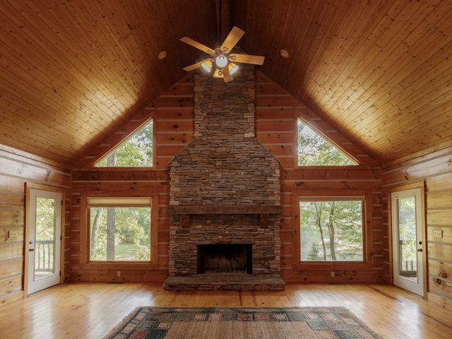 7348 Bradford Rd, Primm Springs, TN 38476