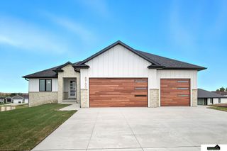 8700 Honeybee Lane, Lincoln, NE 68526