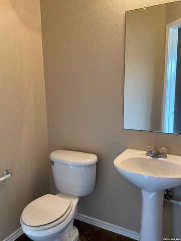 10802 Mathom Lndg Apt 1, Universal City, TX 78148