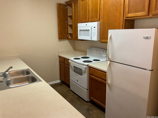 10802 Mathom Lndg Apt 1, Universal City, TX 78148
