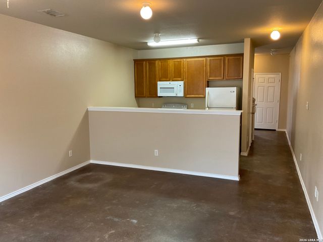 10802 Mathom Lndg Apt 1, Universal City, TX 78148