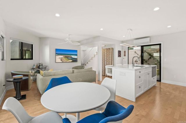 909 Olive Avenue, Coronado, CA 92118