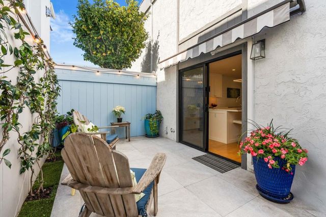 909 Olive Avenue, Coronado, CA 92118