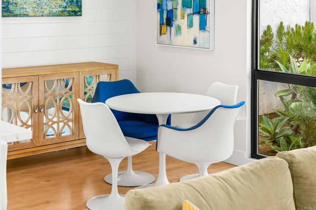 Image 11 of property listing at 909 Olive Avenue, Coronado, CA 92118