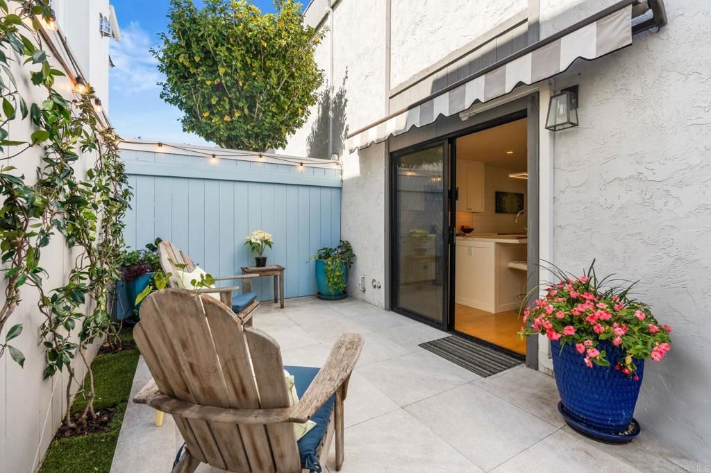 Image 17 of property listing at 909 Olive Avenue, Coronado, CA 92118