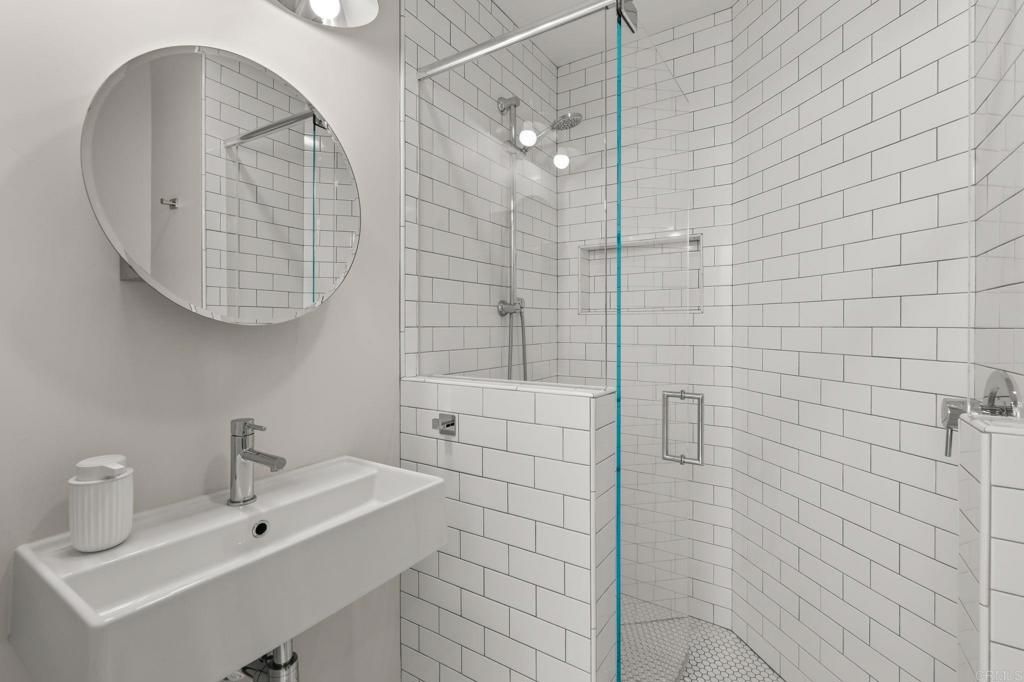 Image 35 of property listing at 909 Olive Avenue, Coronado, CA 92118