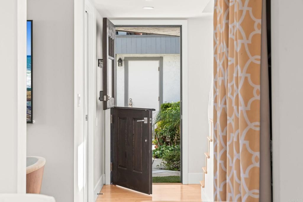 Image 37 of property listing at 909 Olive Avenue, Coronado, CA 92118