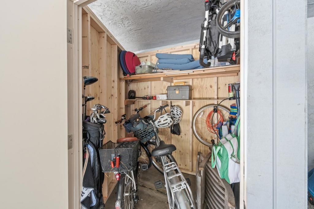 Image 39 of property listing at 909 Olive Avenue, Coronado, CA 92118