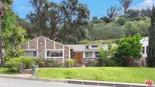 1546 San Ysidro Drive, Beverly Hills, CA 90210