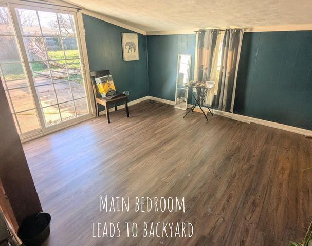 2700 E Horning Street, Springfield, MO 65802