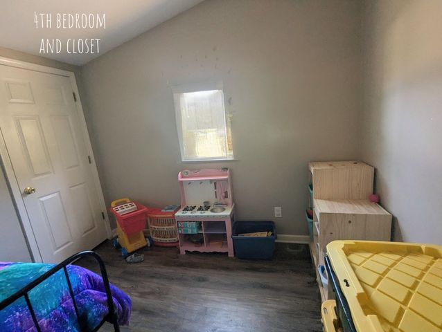 2700 E Horning Street, Springfield, MO 65802