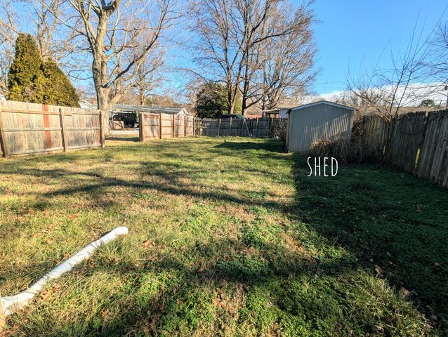 2700 E Horning Street, Springfield, MO 65802