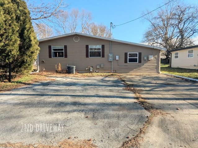 2700 E Horning Street, Springfield, MO 65802