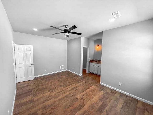 720 N Redbud Ave, Valley Center, KS 67147