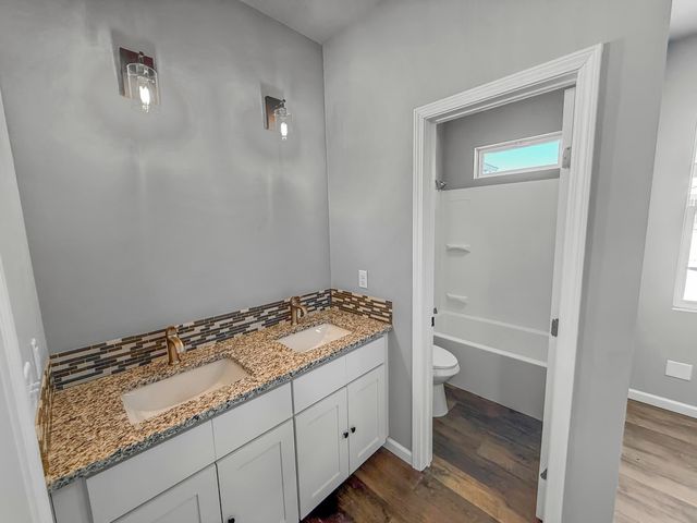 720 N Redbud Ave, Valley Center, KS 67147