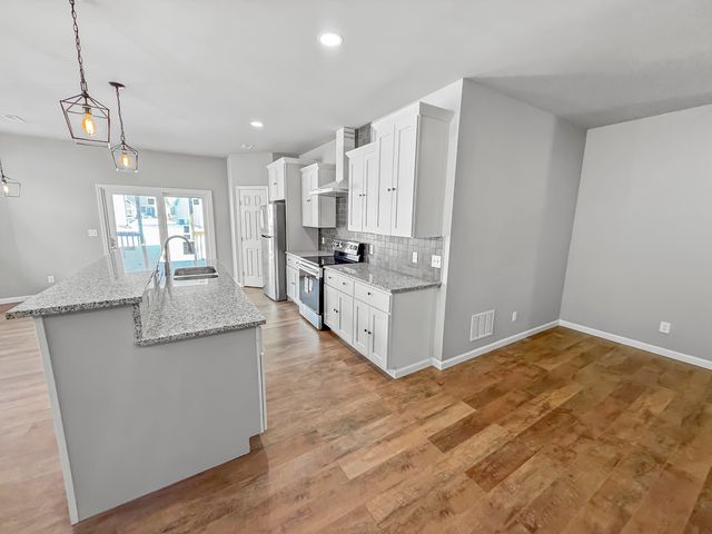 720 N Redbud Ave, Valley Center, KS 67147