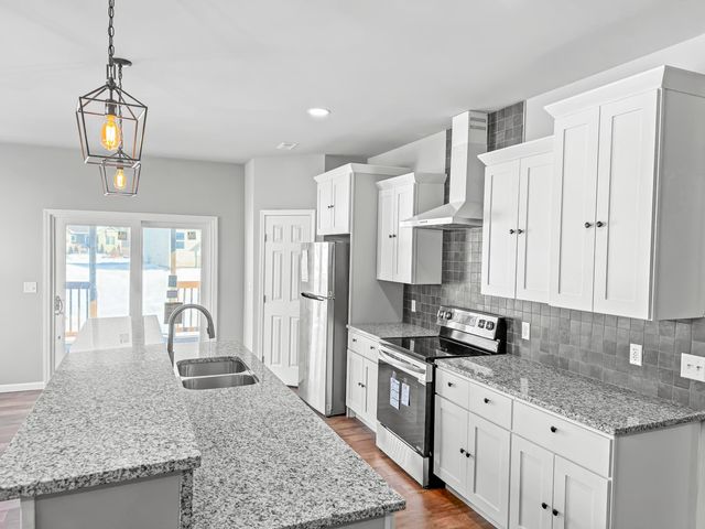 720 N Redbud Ave, Valley Center, KS 67147