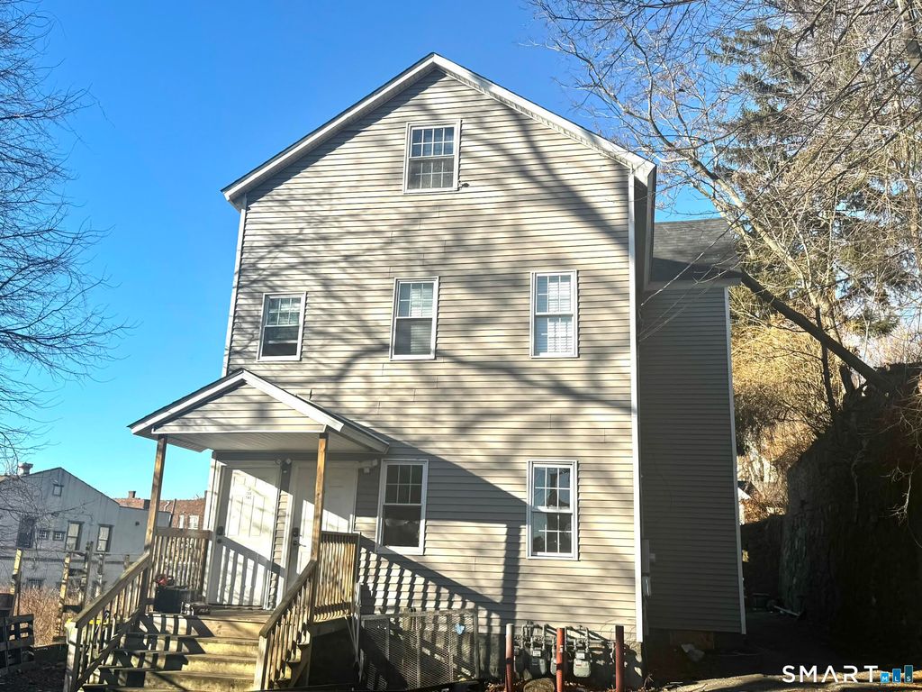 6 Grove Court, Waterbury, CT 06710