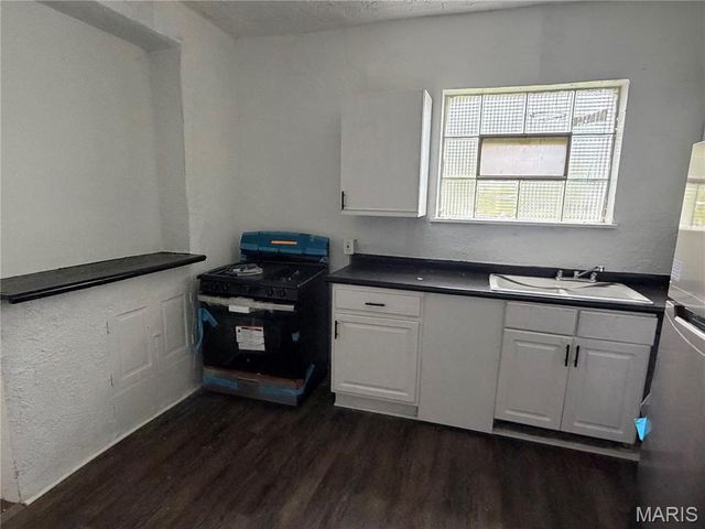 6016 Garesche Avenue, St Louis, MO 63136