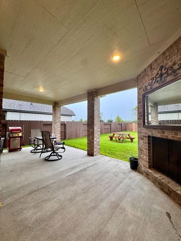 15814 Weston Ridge Drive, Humble, TX 77346