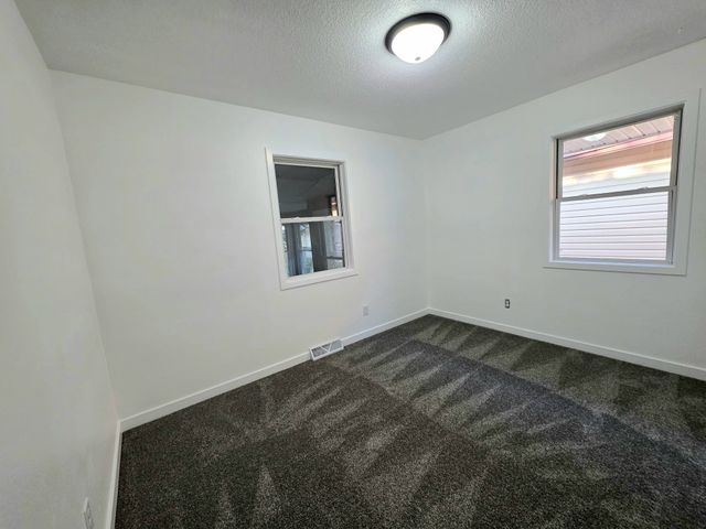2228 Lyon Street, Des Moines, IA 50317