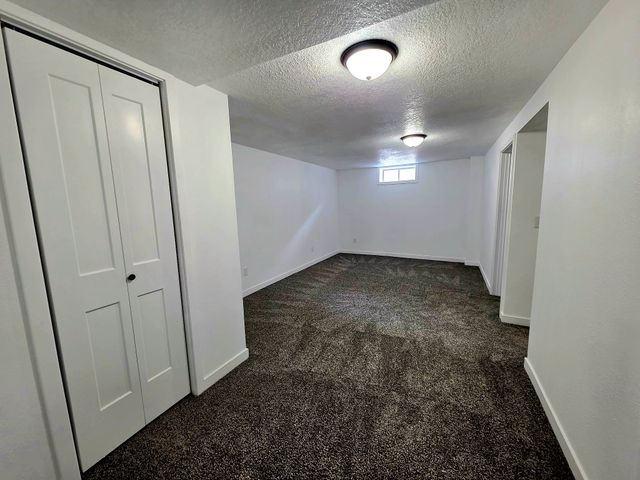 2228 Lyon Street, Des Moines, IA 50317