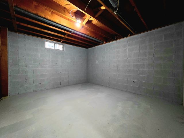 2228 Lyon Street, Des Moines, IA 50317