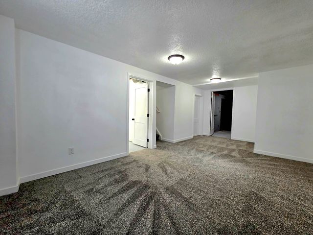 2228 Lyon Street, Des Moines, IA 50317