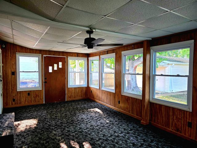 2228 Lyon Street, Des Moines, IA 50317