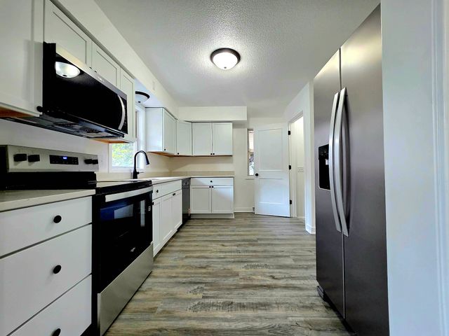 2228 Lyon Street, Des Moines, IA 50317