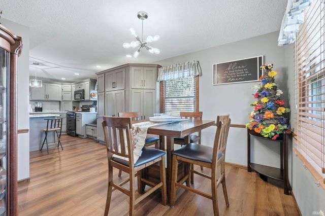 8727 Sakaden Parkway, Fort Wayne, IN 46825