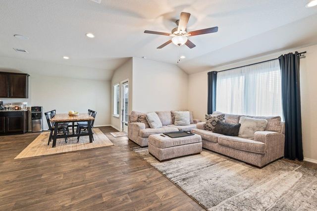 3312 111th Street N, Texas City, TX 77591