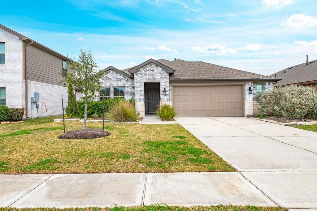 3312 111th Street N, Texas City, TX 77591