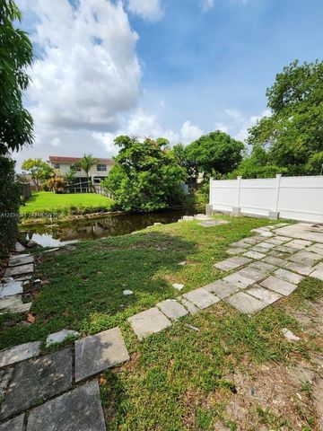7966 SW 7th Court, North Lauderdale, FL 33068