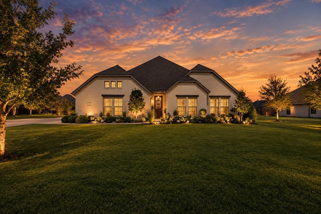 1110 Denton Creek Drive, Justin, TX 76247 — exterior