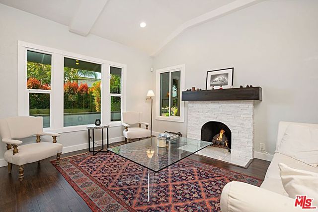 9023 PHYLLIS Avenue, West Hollywood, CA 90069