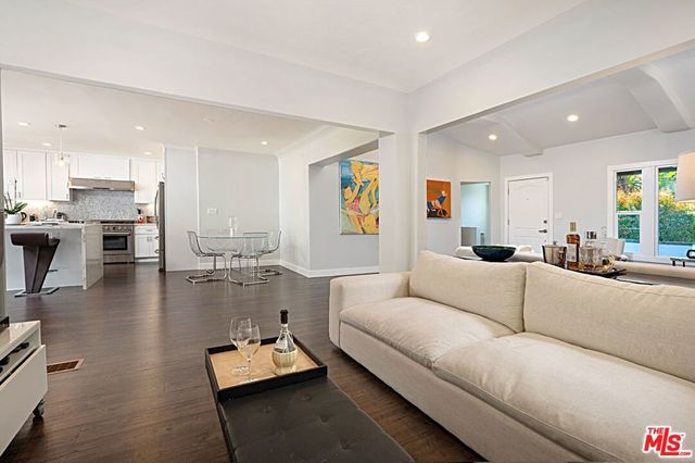 9023 PHYLLIS Avenue, West Hollywood, CA 90069