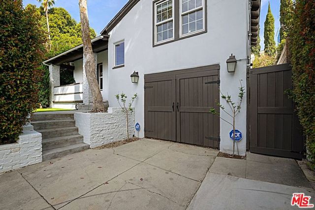 9023 PHYLLIS Avenue, West Hollywood, CA 90069