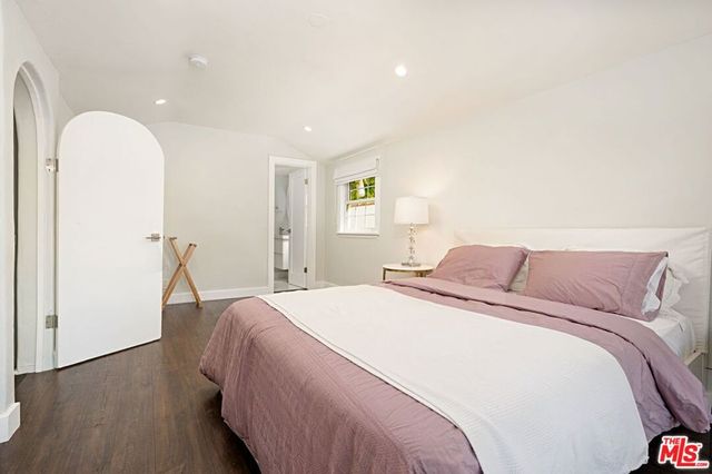 9023 PHYLLIS Avenue, West Hollywood, CA 90069