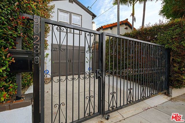 9023 PHYLLIS Avenue, West Hollywood, CA 90069
