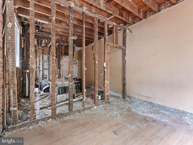 2243 N 33RD ST, Philadelphia, PA 19132