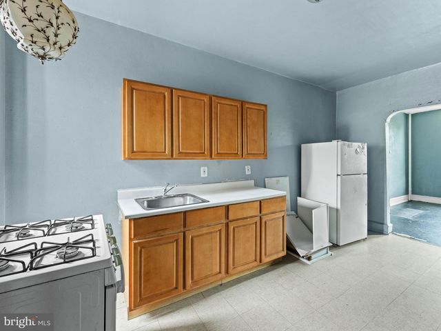 2243 N 33RD ST, Philadelphia, PA 19132