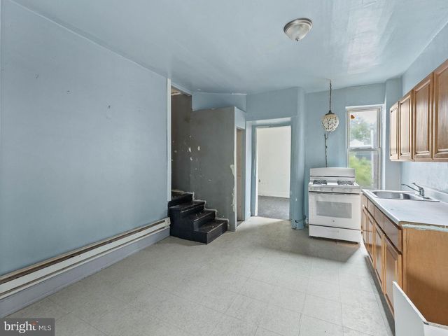 2243 N 33RD ST, Philadelphia, PA 19132