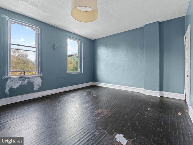 2243 N 33RD ST, Philadelphia, PA 19132